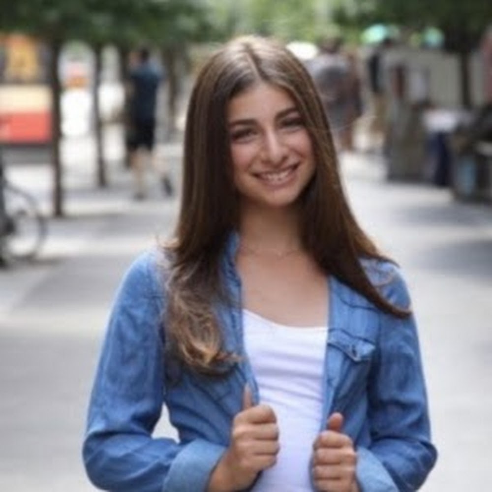 Meet your Posher, Alexis